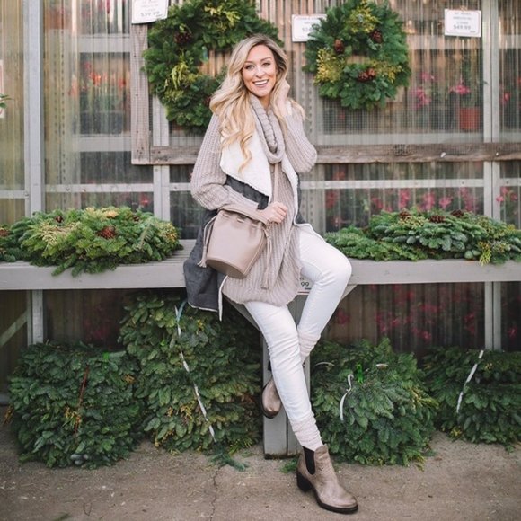 Frye Stella Chelsea Short Cognac Leather AnkleBoot - Picture 3 of 16